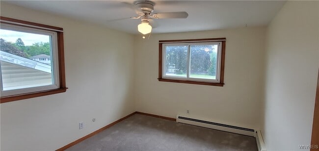 Building Photo - 35 Tomcyn Dr