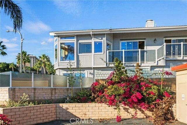 Building Photo - 207 La Jolla Dr