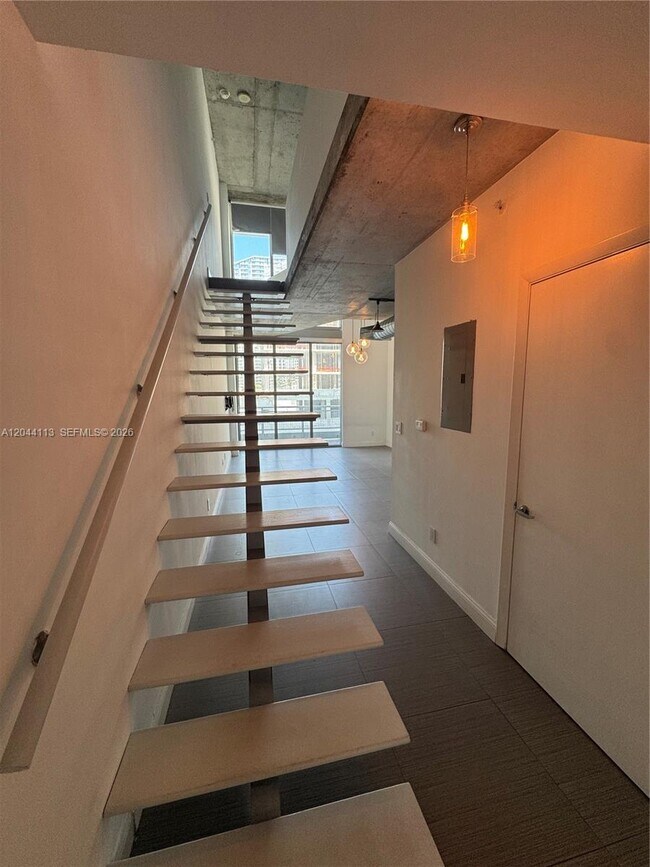 Building Photo - 690 SW 1st Ct