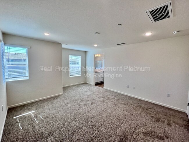 Building Photo - 2059 N Wagon Ln