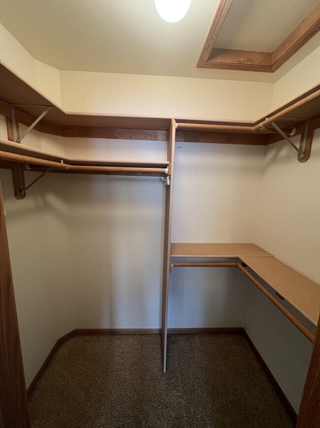 Building Photo - N6188 Shadybrook Ln