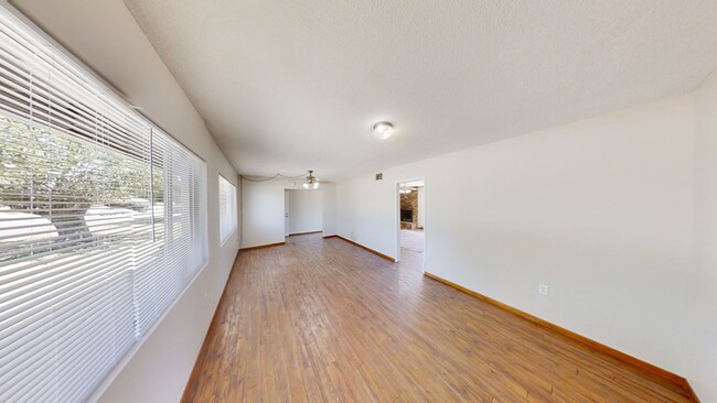 Building Photo - Beautiful Beaumont House