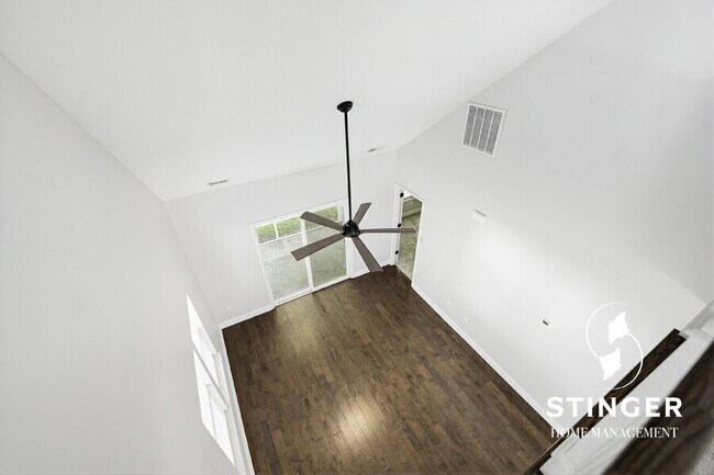 Building Photo - 379 Dante Cir