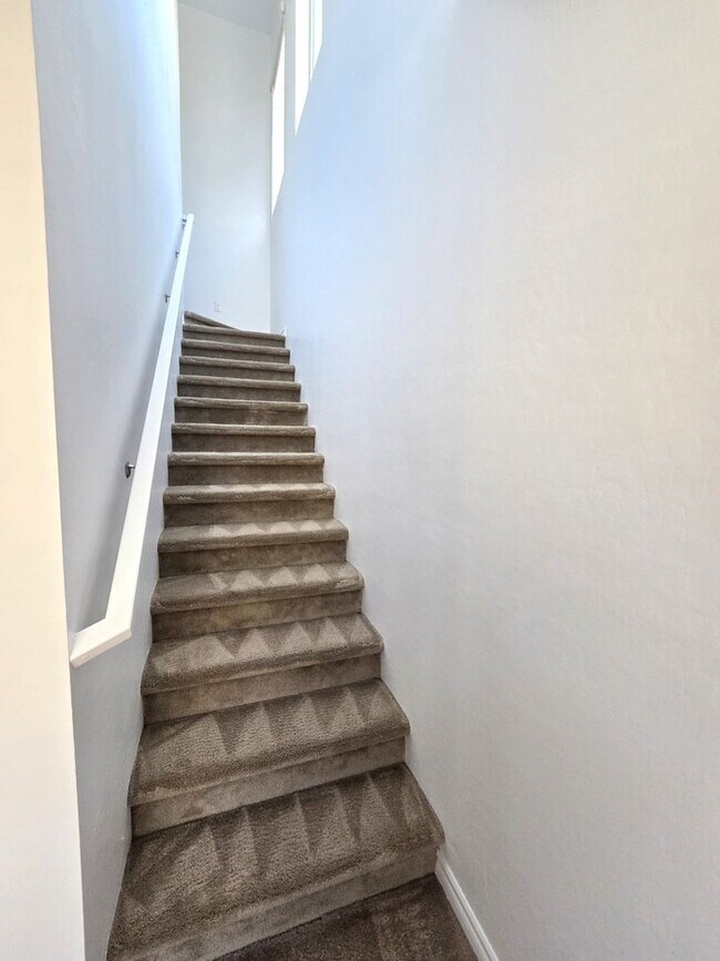 Building Photo - 2868 Amphion Ct