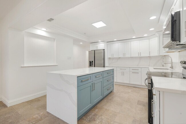 Building Photo - 3517 N Flagler Dr