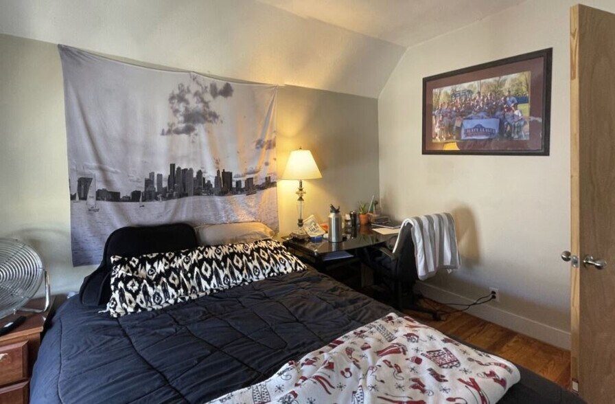 Building Photo - 14 Dow St