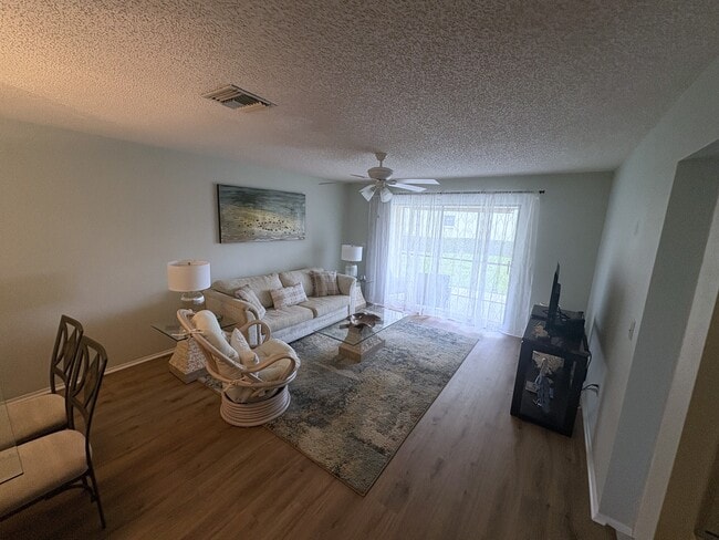 Building Photo - 305 Mission Trail W