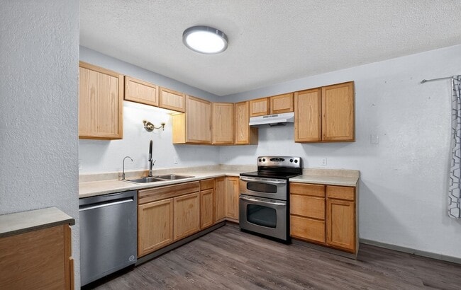 Building Photo - 604 Fegan St