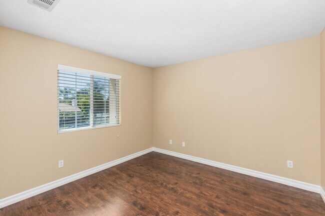 Building Photo - Paseo Del Sol, 5 br/3 ba House, 2-Story, 3 car gar, yard, corner house, gardener, granite, hardwo...