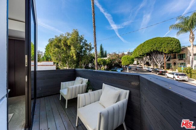 Building Photo - 857 Hilldale Ave