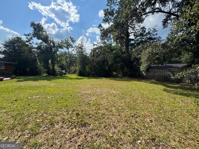 Building Photo - 107 Belair Dr