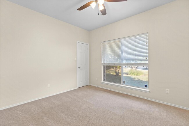 Building Photo - 704 Ridgmar Rd