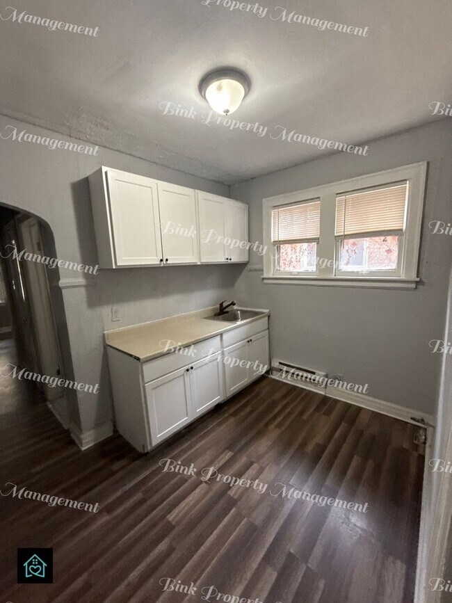 Building Photo - 14814 Sussex St