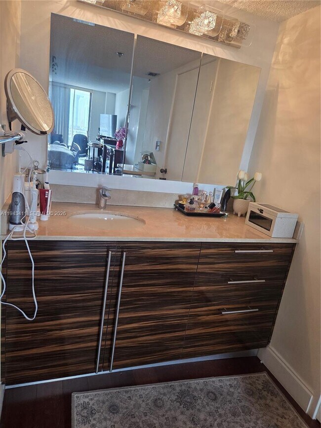 Building Photo - 210 174th St