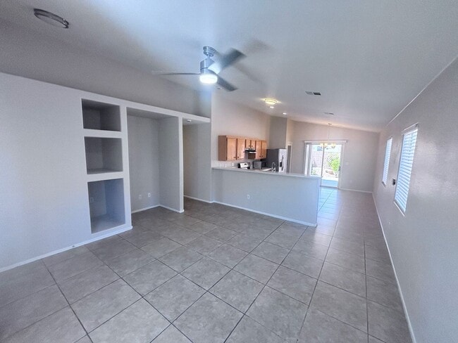 Building Photo - GREAT SINGLE STORY WITH 3 BEDS & 2 BATHS IN GATED COMMUNITY!