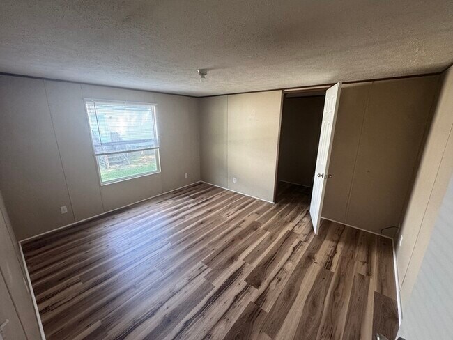 Building Photo - 2208 Cattail Cir