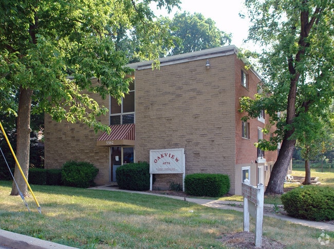 Primary Photo - Oakview Apartments