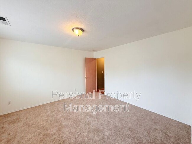 Building Photo - 5602 NE 64th Street