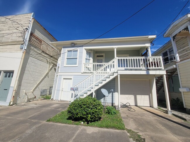 Primary Photo - East End Upstairs 2 Bedroom Cottage