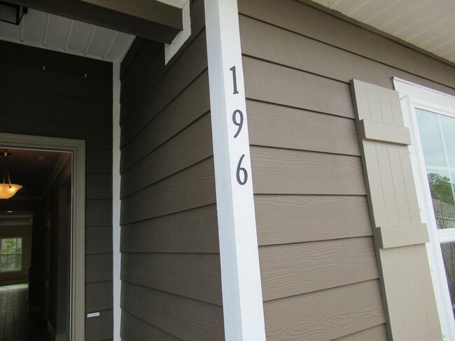 Building Photo - 196 Eagle Bay Ln
