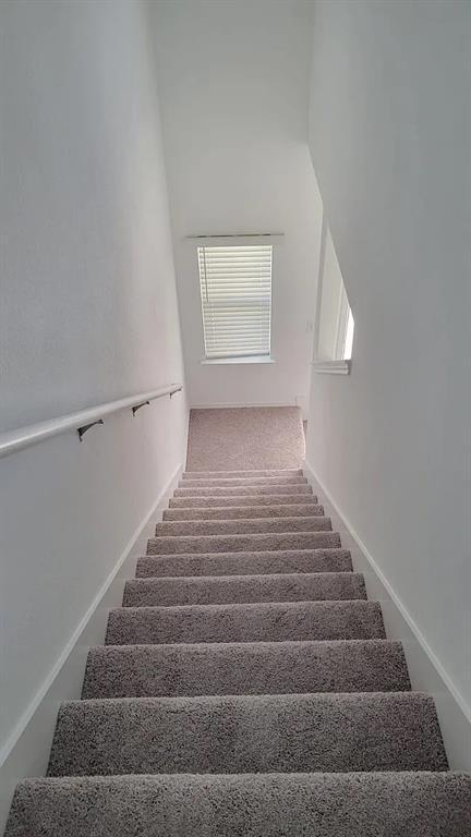 Building Photo - 217 Redonda Dr