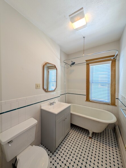 Building Photo - 29 Frederick Ave