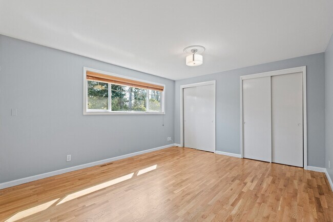 Building Photo - 18315 6th Ave NW