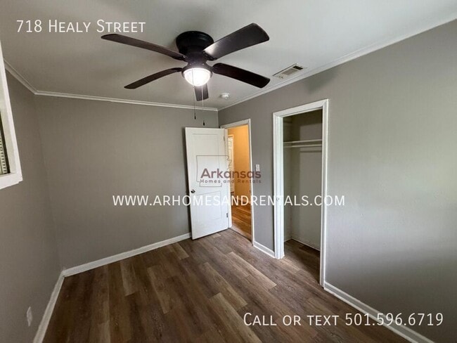 Building Photo - 718 Healy St