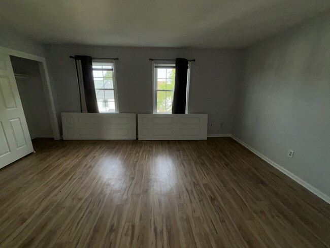 Building Photo - 1526 Brenland Cir