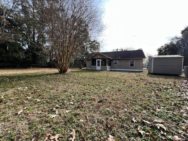 Building Photo - AVAILABLE MID-MARCH 2026! (One Pet Maximum)