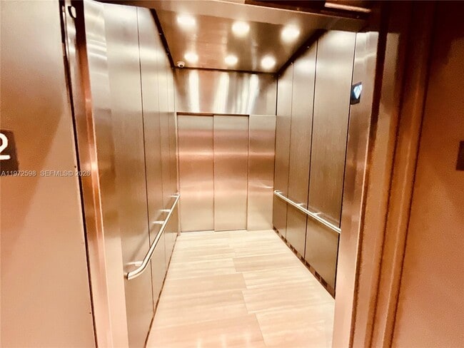 Building Photo - 1600 SW 1st Ave