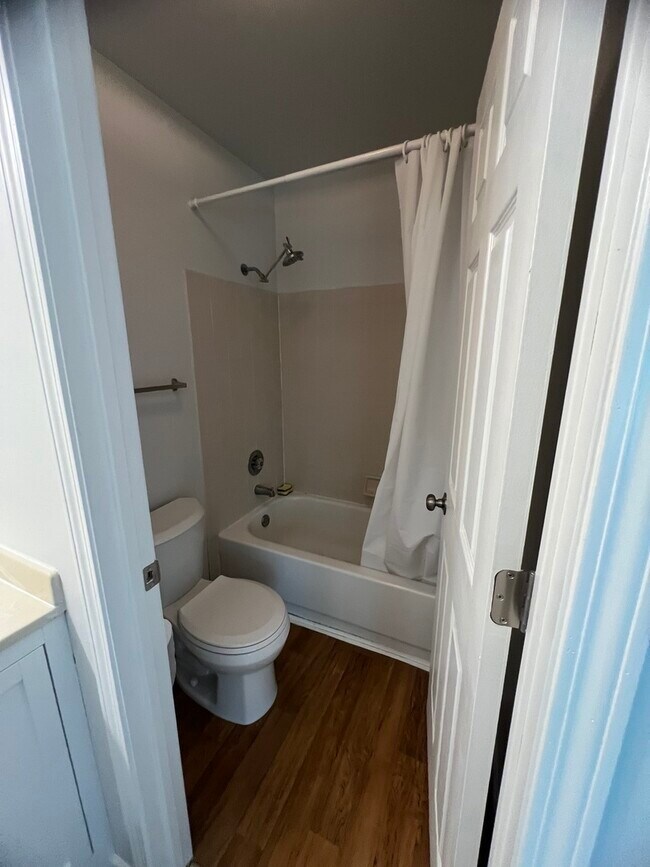 Building Photo - 125 Glengarry Dr