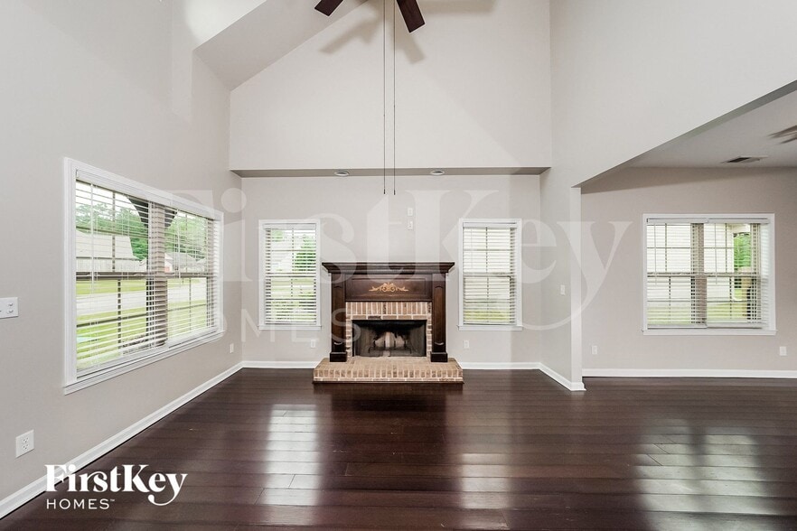 Building Photo - 345 Deer Creek Way