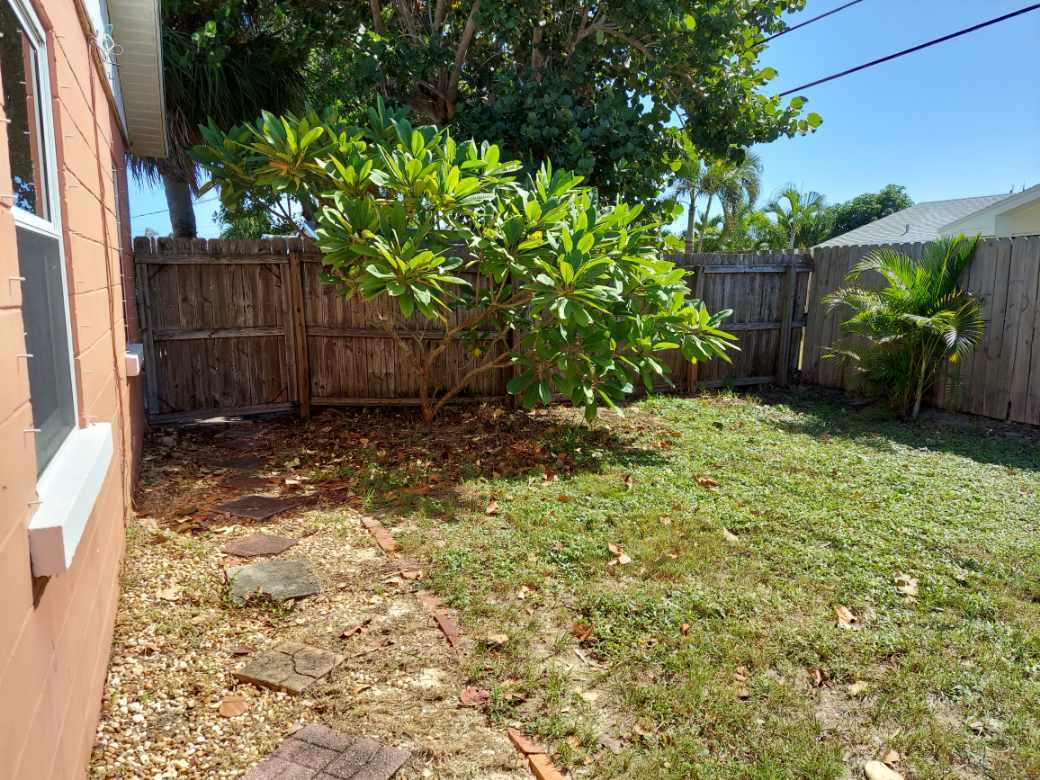 Building Photo - 327 Lee Ave