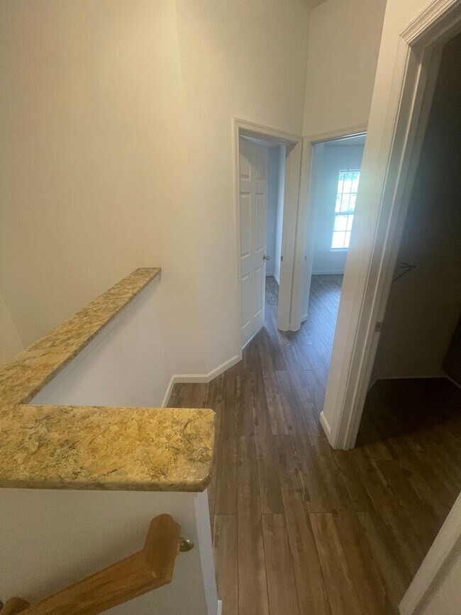 Building Photo - 519 Twinleaf Dr