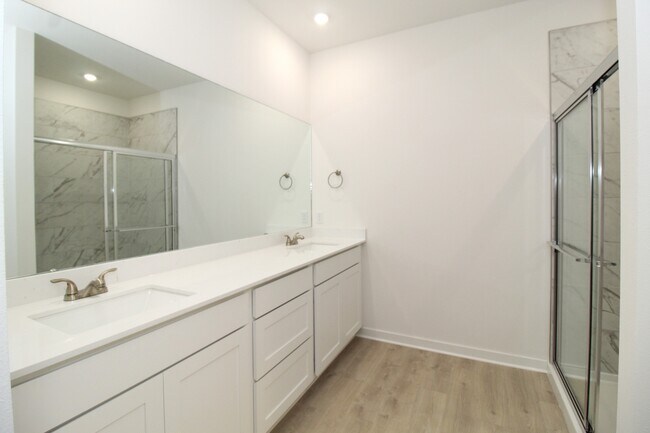 Building Photo - 2309 Langford St