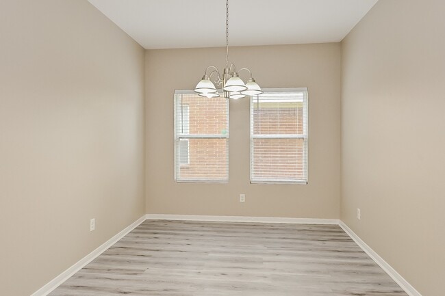 Building Photo - 1843 Macondray Dr