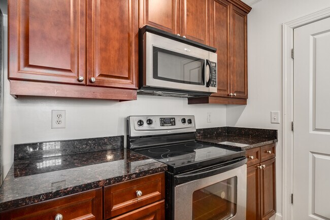 Building Photo - 3100 West End Cir