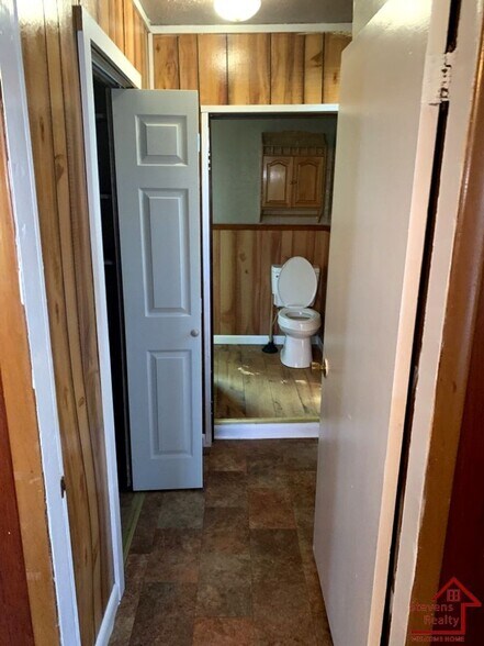 Building Photo - 2110 Brown Ave