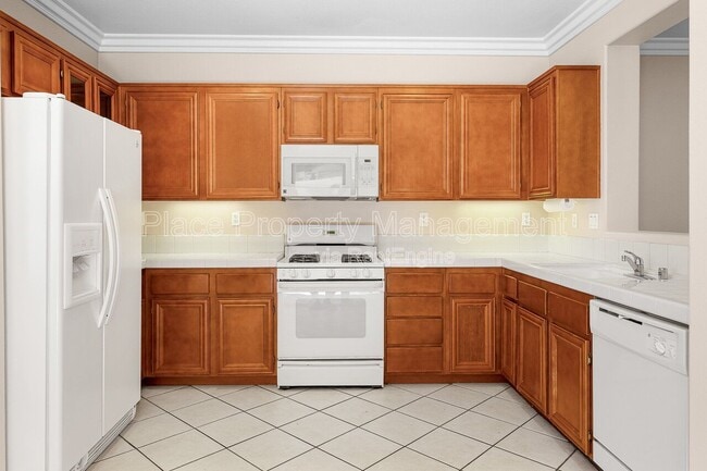 Building Photo - 6223 Avenida De Las Vistas