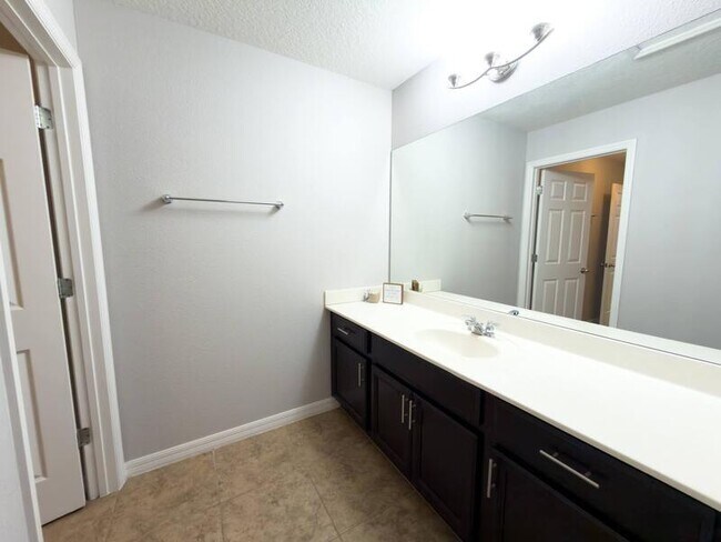 Building Photo - 14823 Golden Sunburst Ave