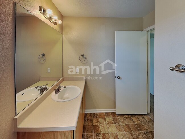 Building Photo - 19065 Burlington Pl