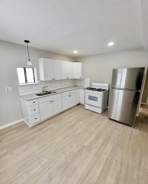 Building Photo - 404 N Walnut St