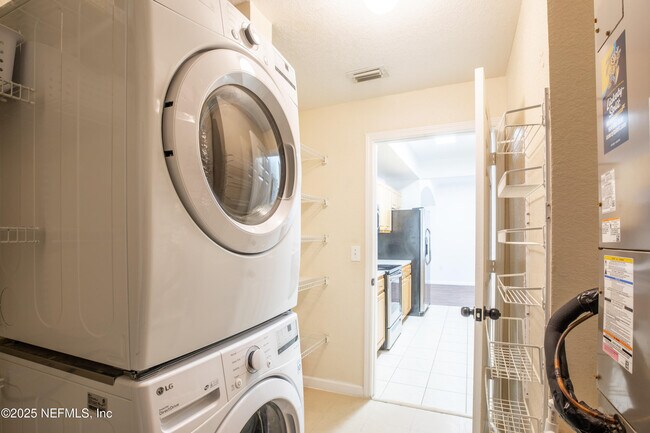 Building Photo - 10075 Gate Pkwy