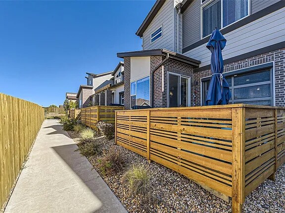 Building Photo - 19481 E Sunset Cir