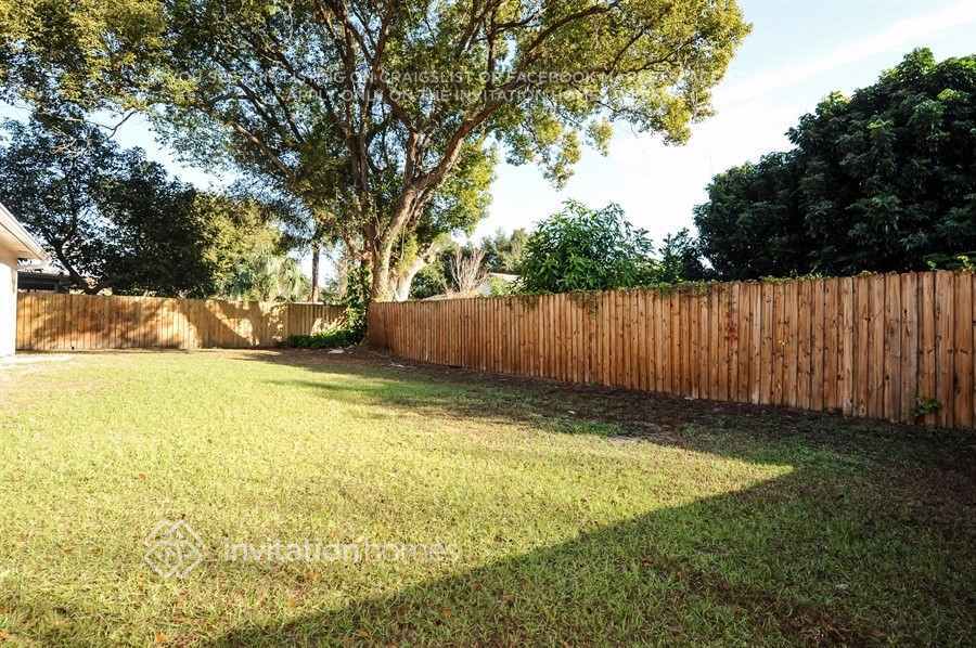 Building Photo - 1830 E Oakwood Loop