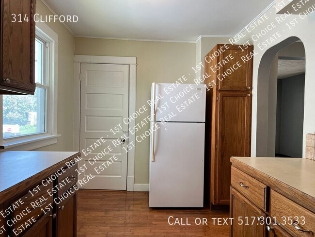 Building Photo - 314 Clifford-