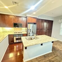 Building Photo - 2649 Villas Way