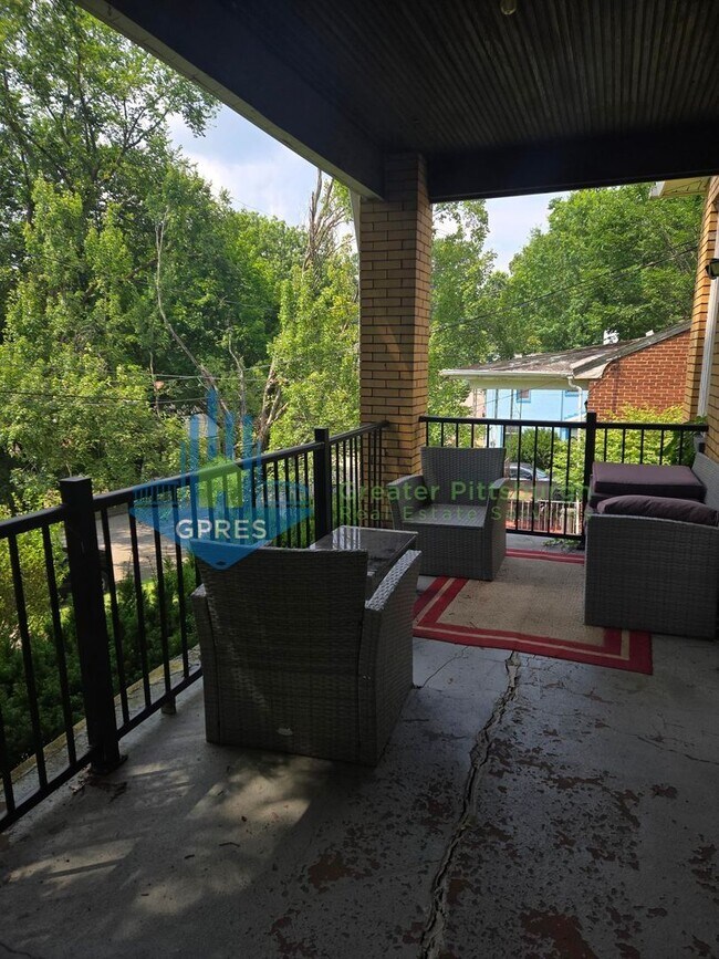 Building Photo - 2-bedroom 1st floor apartment for rent in Oakmont