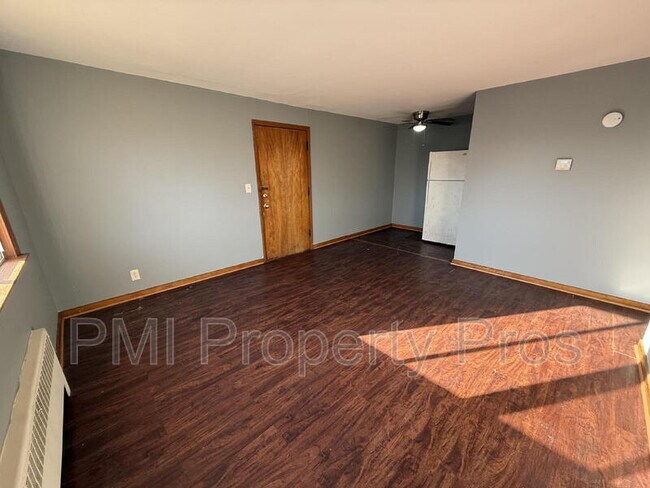 Building Photo - 1981 W Villard Ave